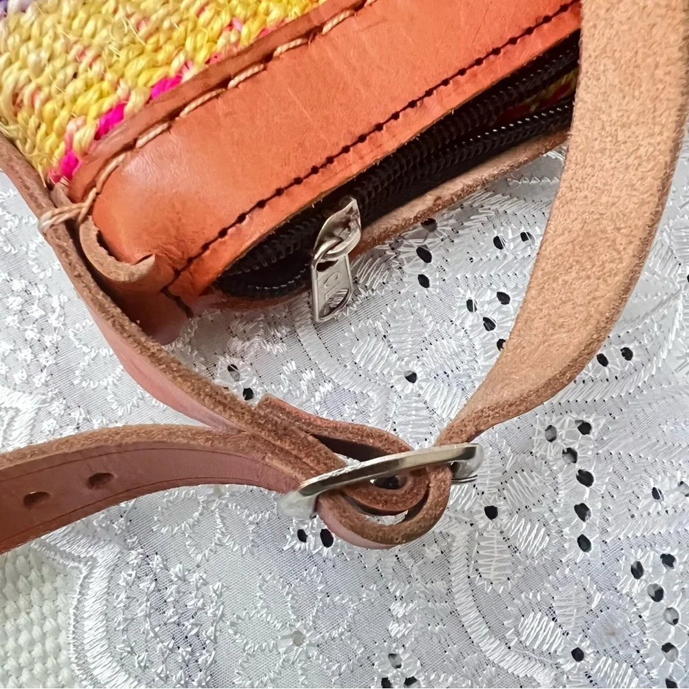 Africa sisal bag, woven shoulder bag like new - Picture 5 of 6